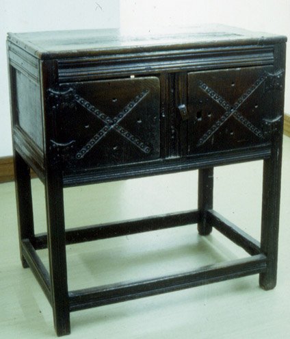 Oak livery cupboard