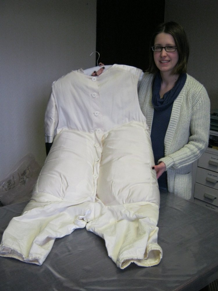Robyn Greenwood with padded body suit, worn by Alan Howard as ‘Richard III’ in the RSC’s 1980 production. This foam is currently stable!