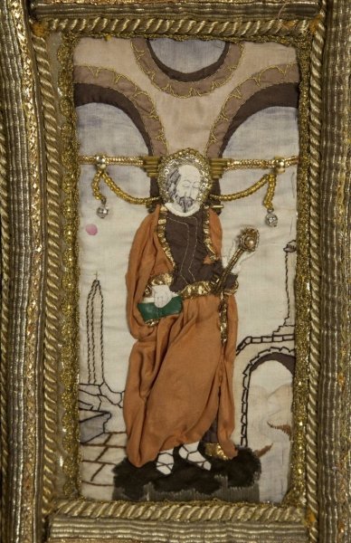 Cloak – embroidered detail © Shakespeare Birthplace Trust