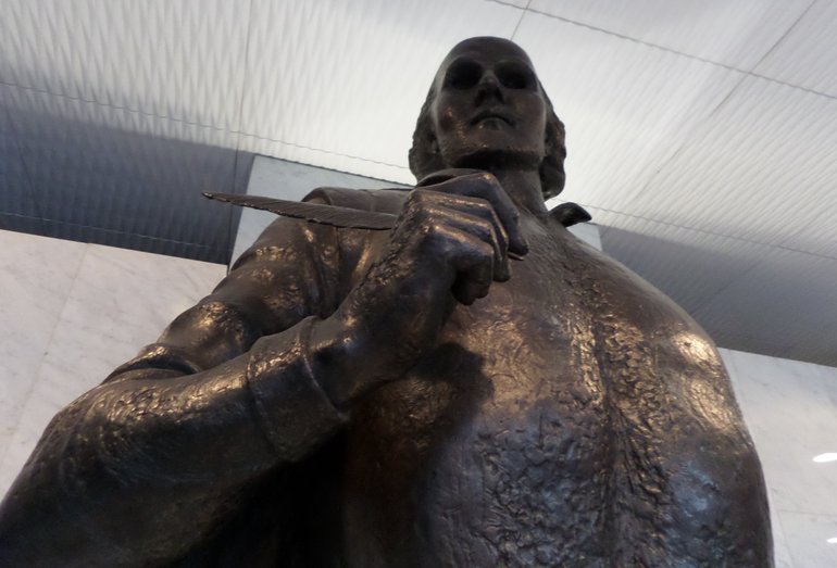 Sculpture of Shakespeare by Douglas Wain Hobson