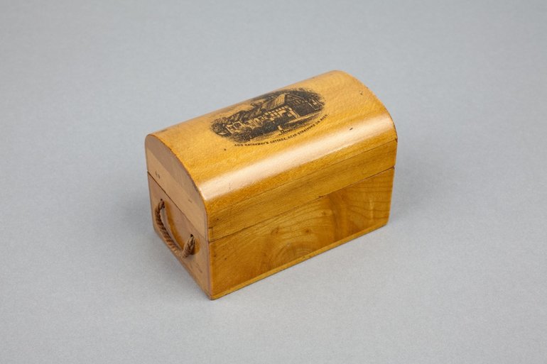 Trinket box with cottage on lid, Mauchline ware, c.1900
