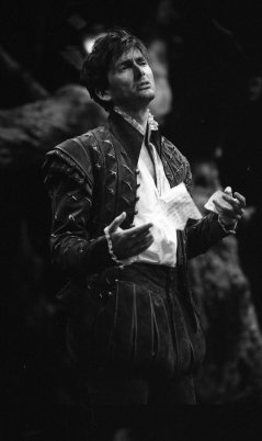 David Tennant as Berowne, reading a sonnet to Rosaline in Love's Labour's Lost