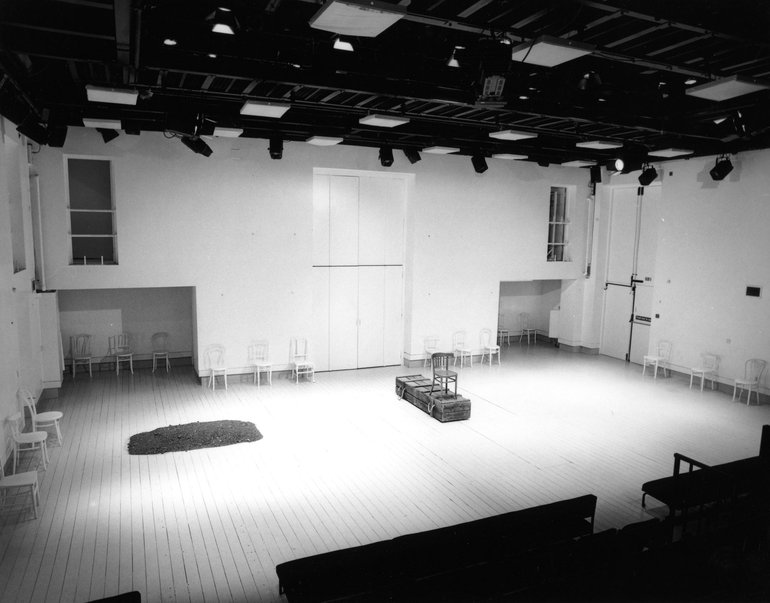 Richard II 2000 Set Malcolm Davies