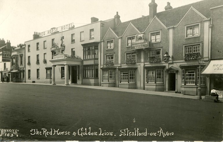 Postcard showing the Red Horse Hotel and Golden Lion Hotel, Bridge Street. Antona Postcard 163. SC4/5/26