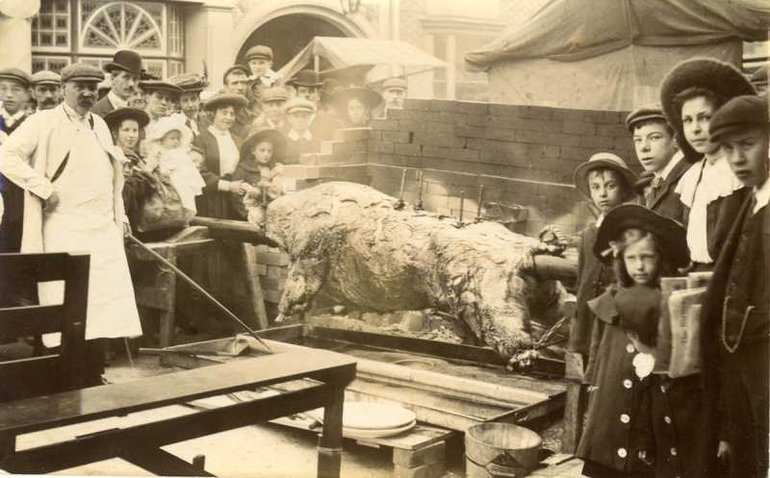 Mop fair, circa 1905 (SC 67/13)