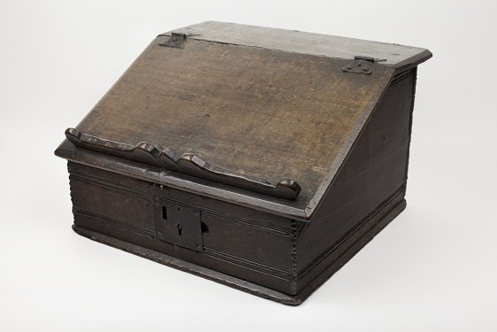 SBT 1994-22 An early seventeenth century desk box, in the Shakespeare Birthplace Trust collections.