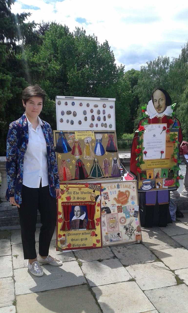 Tara and the Card Bard